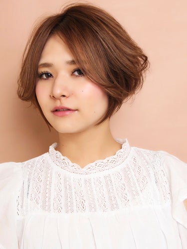 ひし形ボブで小顔見えが叶う 丸顔さんに似合う大人ヘアスタイルをご紹介 モデルプレス ひし形ボブで小顔見えが叶う 丸顔さんに似合う大人ヘアスタイルをご紹介 モデルプレス