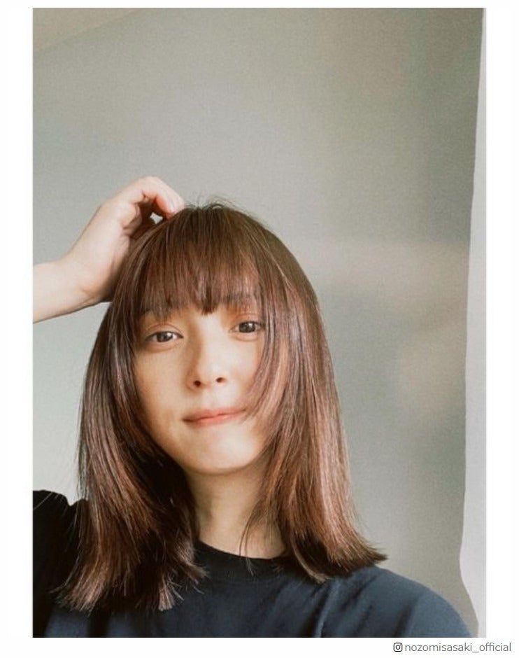 佐々木希、ミディアム＆ピンクの新ヘア披露「似合ってる」「すっぴん？」