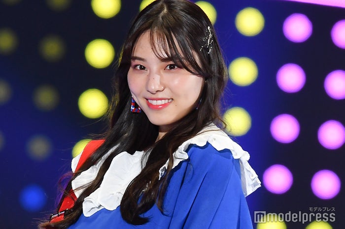 元乃木坂46相楽伊織、ガーリーコーデ&仕草で可愛さ爆発<TGC2019S/S>