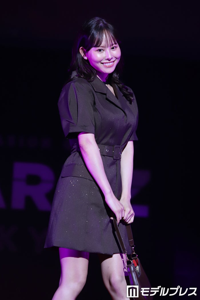 「ミスFLASH2024」遠藤まめ、美脚輝くミニ丈ワンピ姿 キュートな笑顔で魅了【STARRZ TOKYO】