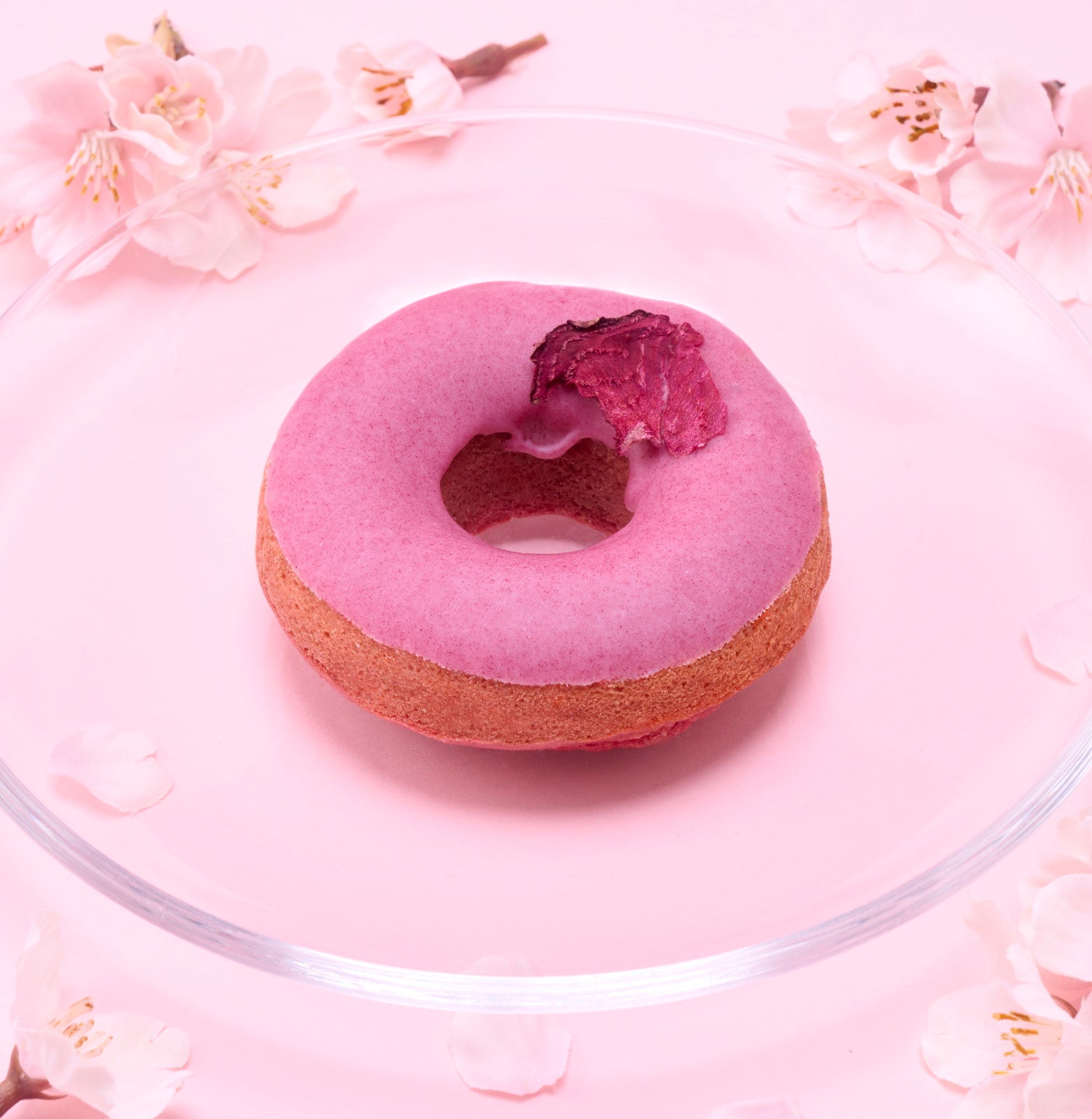 ドーナツ（ビーツベリー味）（600円）（C）TOKYO-SKYTREE