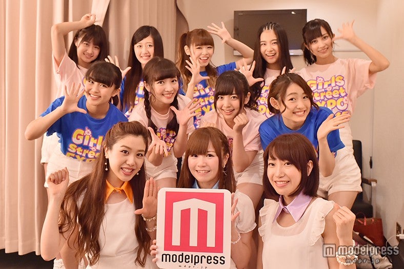 Re:ガールズ（前列）とGEM