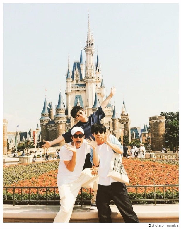 間宮祥太朗、千葉雄大へ“じじぃ孝行” 矢本悠馬とのディズニー写真に反響