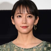 吉岡里帆 ショートパンツの大胆美脚shotに反響続々 生足きれいすぎ ショートカット懐かしい モデルプレス 吉岡里帆 ショートパンツの大胆美脚shotに反響続々 生足きれいすぎ ショートカット懐かしい モデルプレス