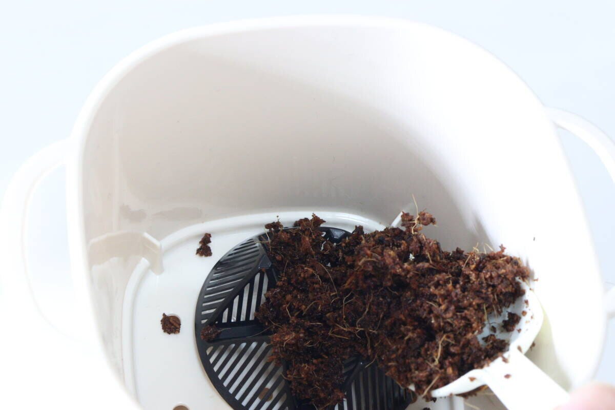 ダイソーのバスケットポット3号