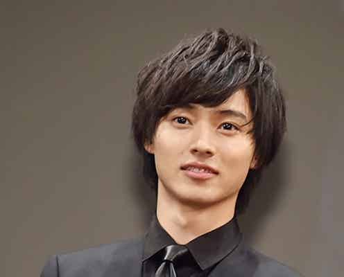 山崎賢人“裸になる勢い”のモテ伝説 意外な素顔も明らかに