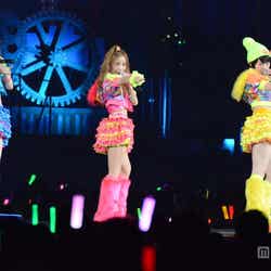 小嶋陽菜、板野友美、峯岸みなみ