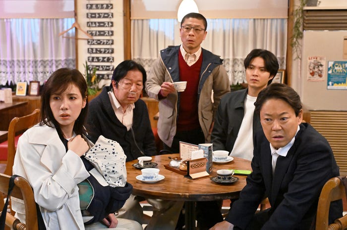 仲里依紗、古田新太、三宅弘城、磯村勇斗、阿部サダヲ「不適切にもほどがある!」第7話より(C)TBS