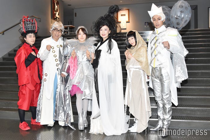 (左より)米原幸佑、木根尚登、高橋朱里、一路真輝、久保田未夢、小笠原健 (C)モデルプレス