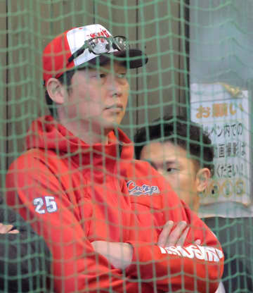 広島・新井監督 ターノックは「いい真っすぐ。目いっぱい投げた時にどうなるか」岡本「いい球を投げていたね」【一問一答】