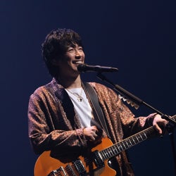 DEAN FUJIOKA、自身初のアジアツアー開幕 “唯一無二”のステージで魅了