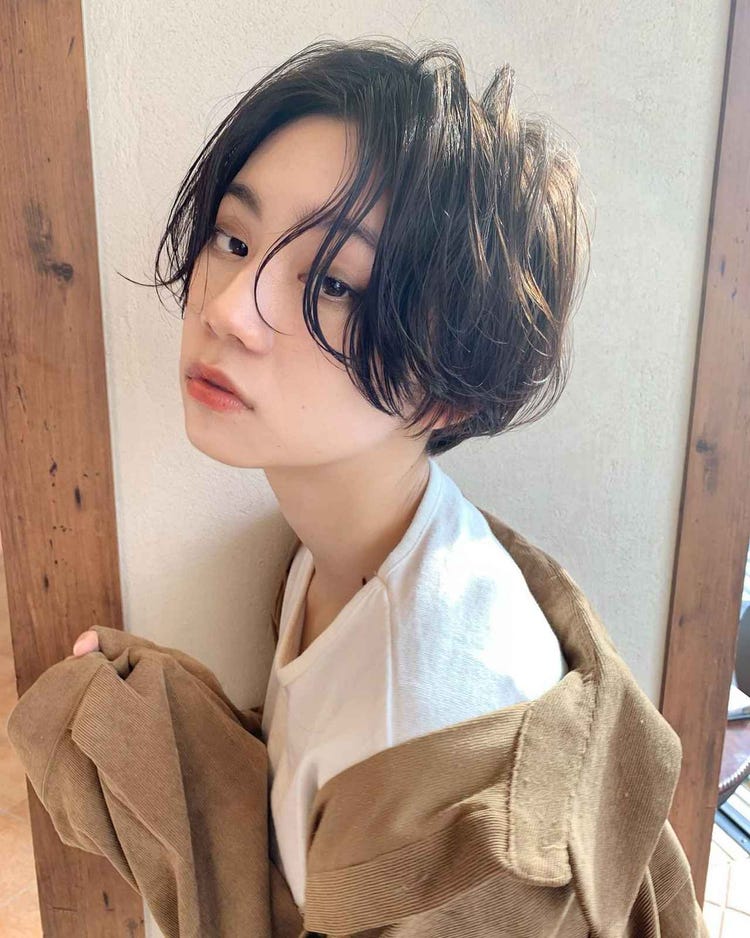 大人の色っぽさと抜け感がたまらん 前髪長めショートヘア モデルプレス 大人の色っぽさと抜け感がたまらん 前髪長めショートヘア モデルプレス