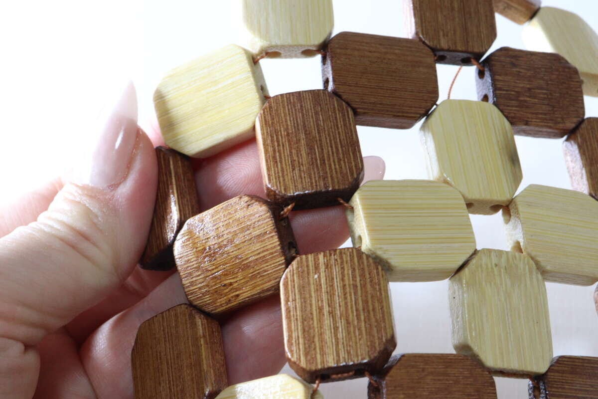 セリア　バンブービーズ鍋敷き　質感