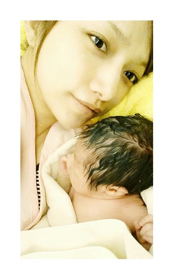 第1子を出産した後藤真希／オフィシャルブログ（Ameba）より