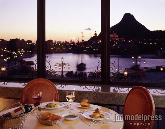 ベッラヴィスタ・ラウンジ(C)Disney