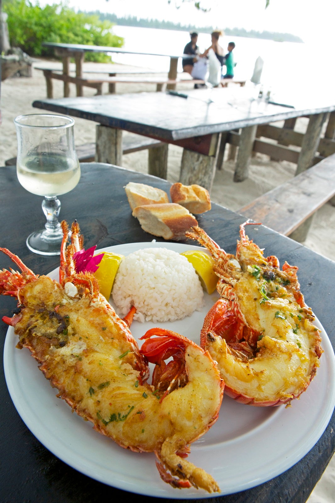 ニューカレドニアといえばロブスターなどシーフードが名物（C）O. Strewe NCT