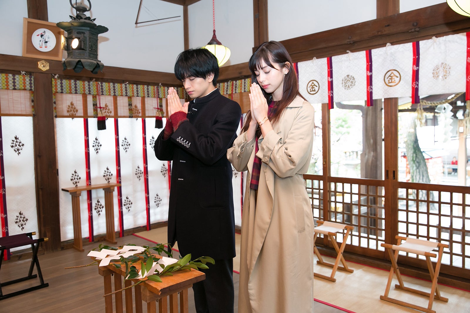 中島健人＆中条あやみ（C）2018映画『ニセコイ』製作委員会（C）古味直志／集英社