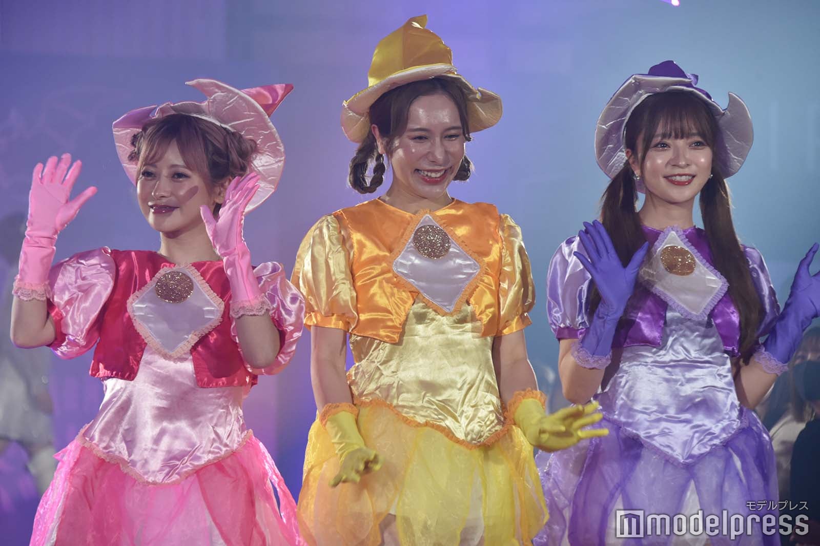 ヘラヘラ三銃士／（左から）まりな、ありしゃん、さおりん（C）モデルプレス