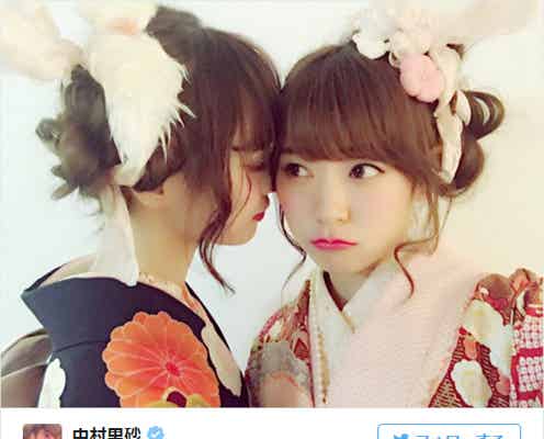 中村里砂&渡辺美優紀の“密着”ショットに反響「キョリが近い」