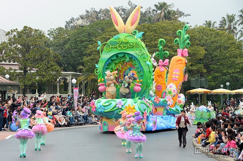 イースターガーデンの入口のフロート