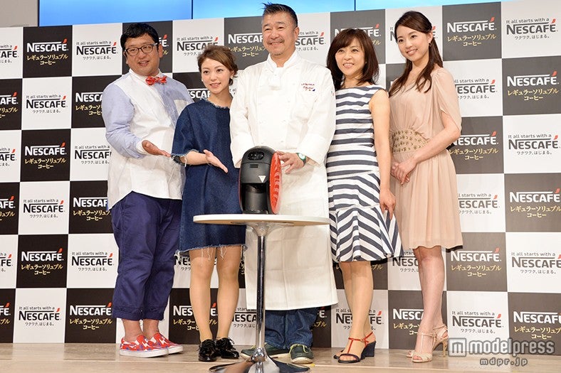 （左から）チャンカワイ、AKINA、落合務氏、松本明子、愛加あゆ