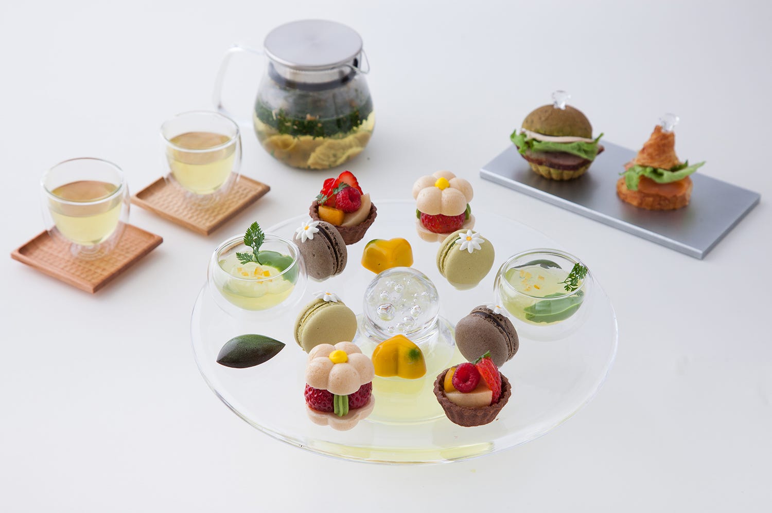 「茶寮 FUKUCHA」福寿園の新カフェが京都駅に、美しいスイーツとのペアリングセットも