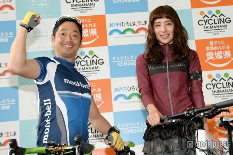 （左から）団長安田、ラブリ