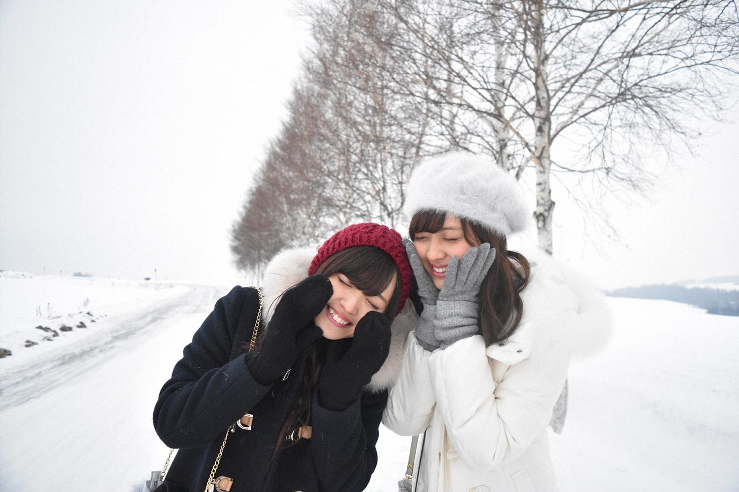 松元絵里花&℃-ute鈴木愛理、北海道で2人旅 「アナ雪」風美術館など話題のスポット巡り