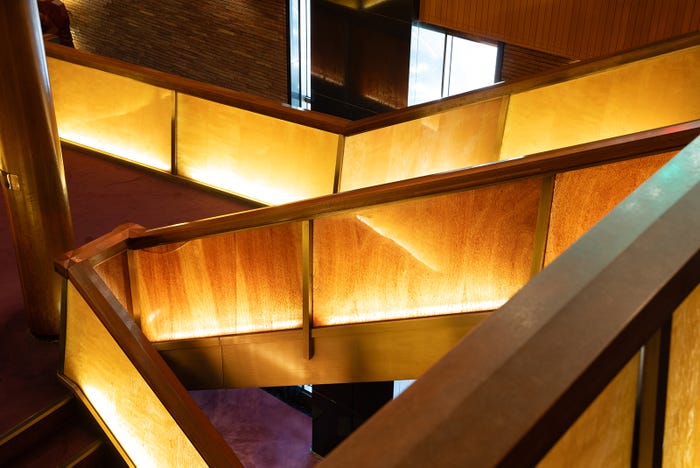 帝国劇場アクリル板(提供写真)