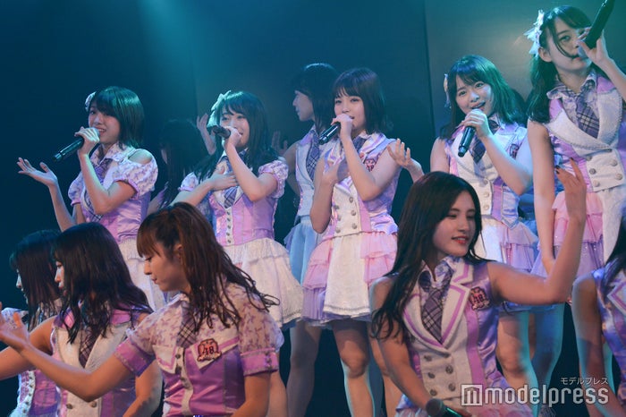 AKB48チーム8／AKB48チーム8「その雫は、未来へと繋がる虹になる。」公演 （C）モデルプレス