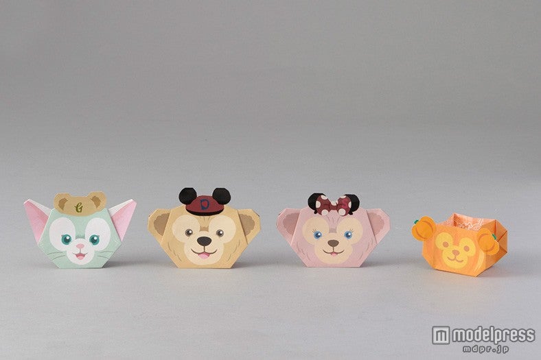 折り紙メモはキャラクター形に折ることができる（C）Disney