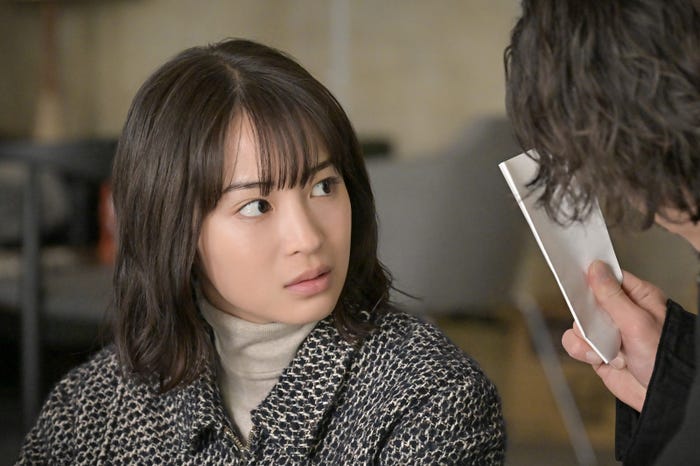 広瀬すず「クジャクのダンス、誰が見た?」第9話(C)TBS