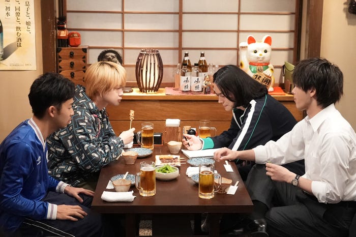 仲野太賀、神木隆之介、菅田将暉、中村倫也 「コントが始まる」第8話より(C)日本テレビ