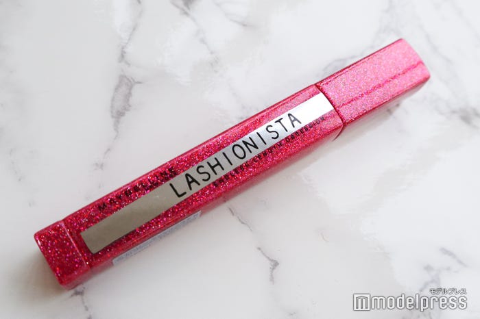 メイベリン ラッシュニスタ N GL01 ブラック(C)モデルプレス