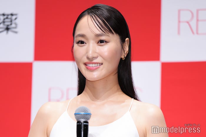 菅井友香(C)モデルプレス