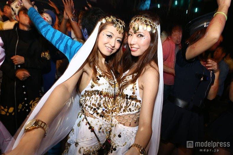本格的な仮装で盛り上がる