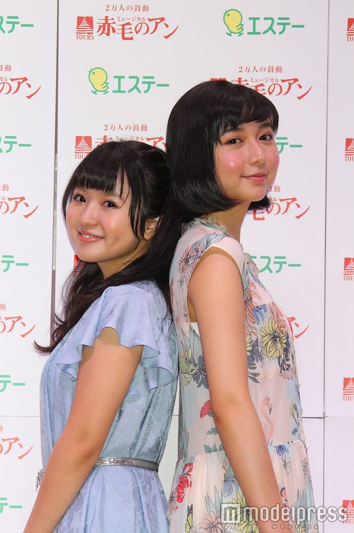 (左から)さくらまや、上白石萌歌