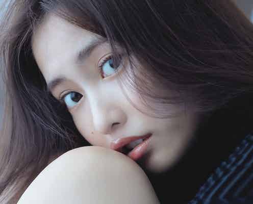 佐野ひなこ、過去最高スタイル大胆披露 写真集「COLORS」発表