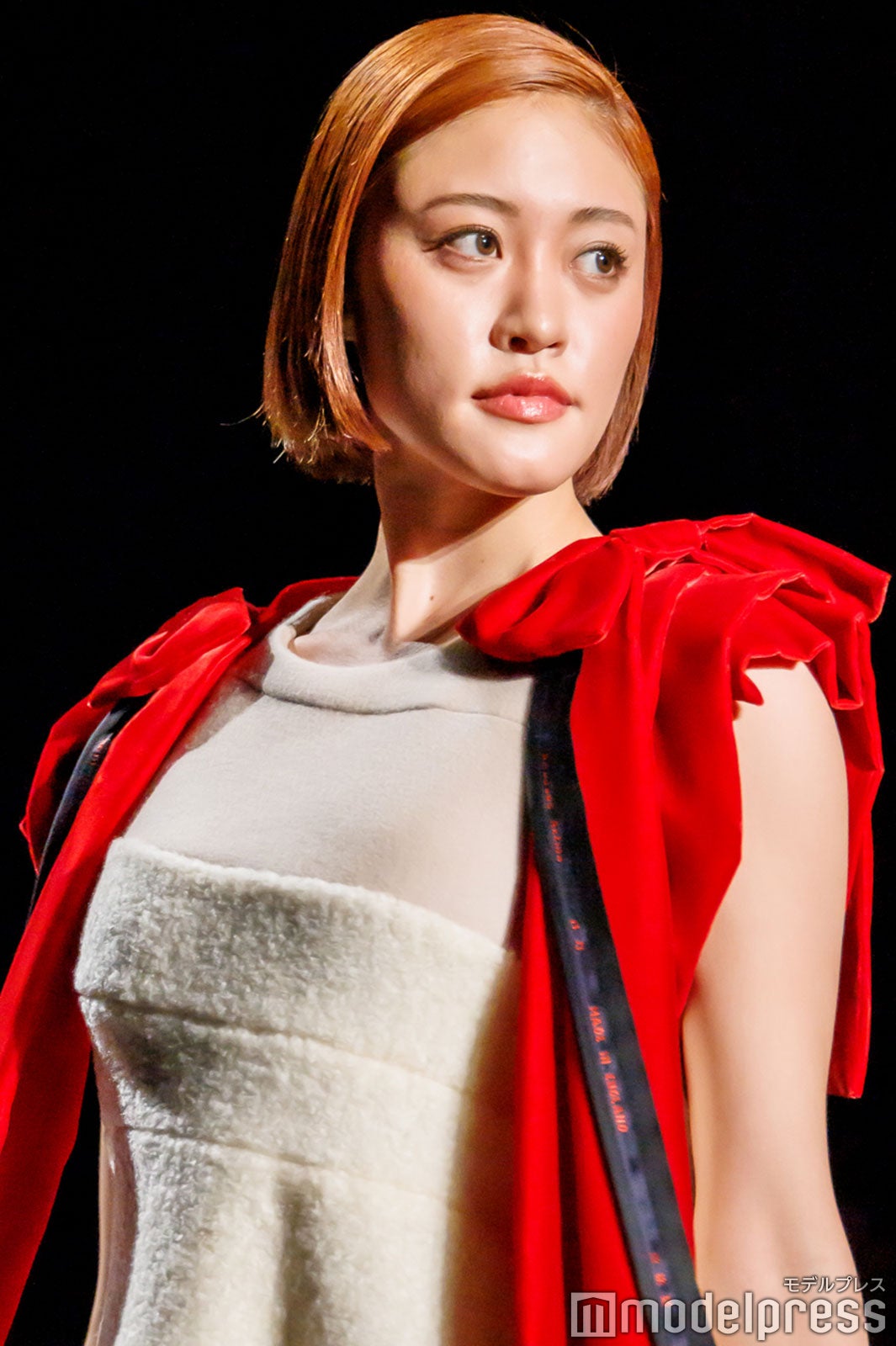 王林、りんごドレスでランウェイ闊歩「緑のりんごなので赤いものを着れる機会はなかなかなかった」