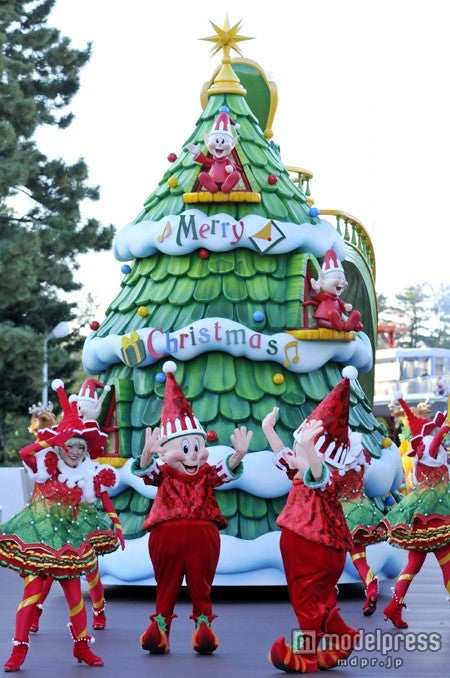 東京ディズニーランド「ディズニー・サンタヴィレッジ・パレード」（C）Disney