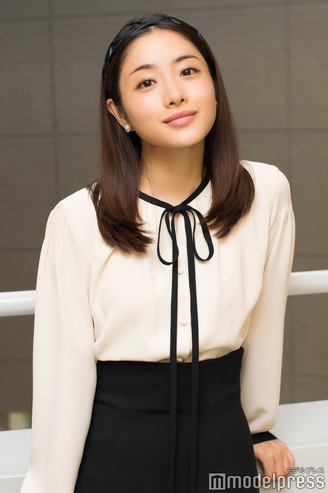JILLSTUART - 【美品】アデラボウタイブラウス　石原さとみ　高嶺の花 画像12/17) 石原さとみが「高嶺の花」に挑んだ理由「難解な作品