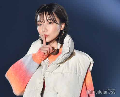 村瀬紗英、美脚際立つミニスカ姿 “クリスマス女子会”テーマに可愛さ弾ける<TGC 北九州 2022>