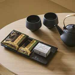 老舗茶舗「つぼ市製茶本舗」の煎茶、「金平堂」の金平糖を用意/アンカード・バイ・リーガ 大阪なんば(提供写真)