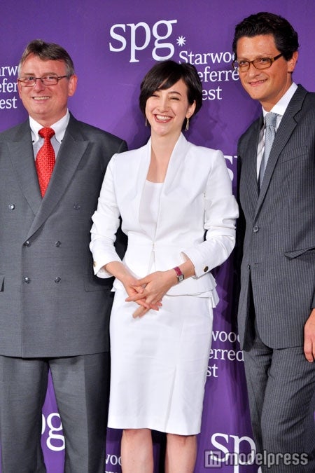 滝川クリステル（写真中央）