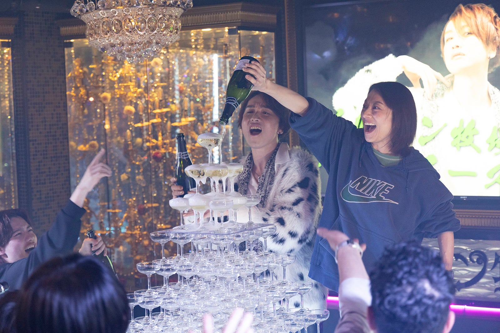 細貝圭、小池栄子「新宿野戦病院」第2話より（C）フジテレビ