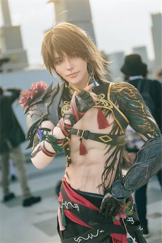 身長177cmの男装コスプレイヤー「髪は普段からショート、女子トイレに入ると驚かれることも」