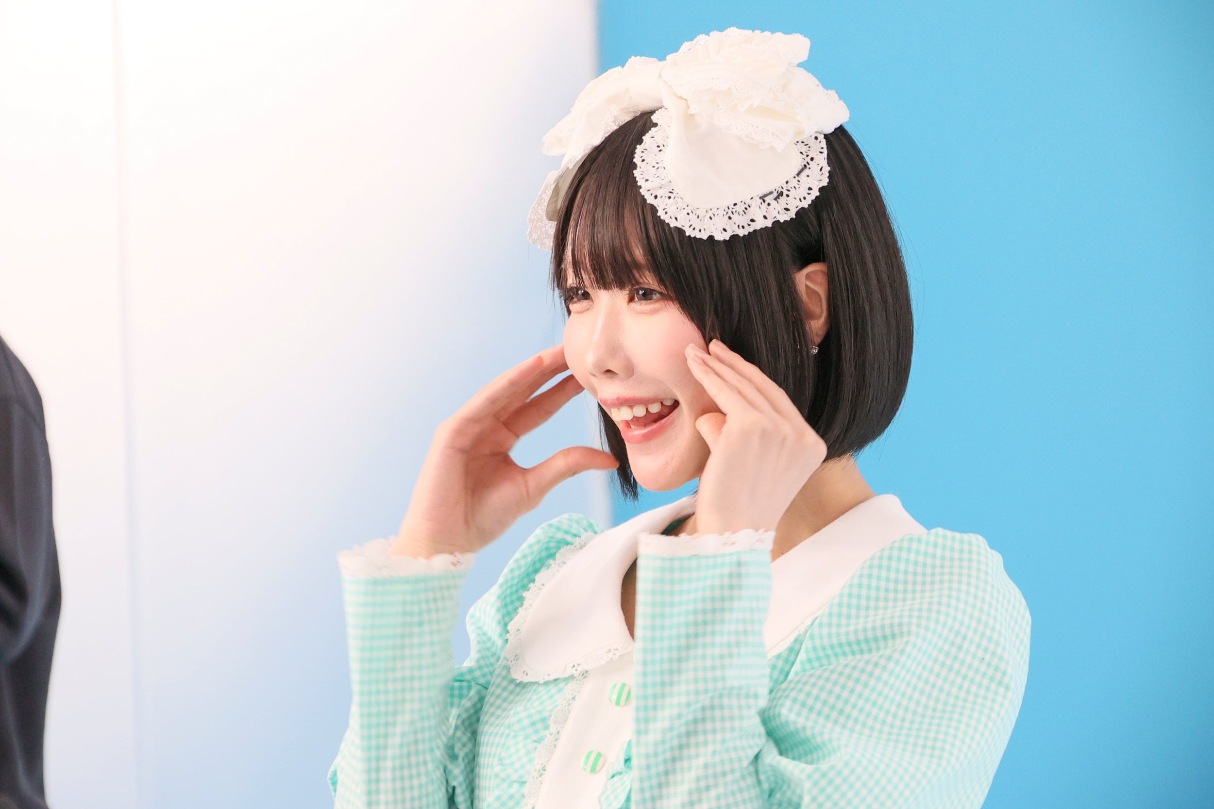 あの／マクドナルド新CM「マックに甘いの飲みにこないか キティとプリン」篇メイキング（提供写真）