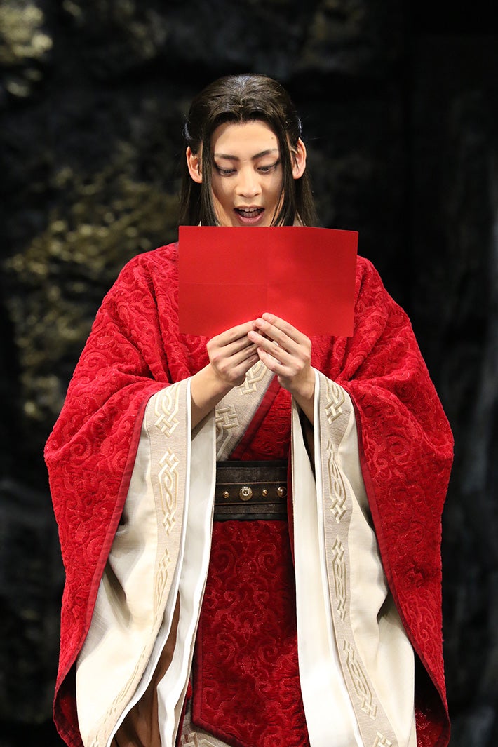 牧島輝／舞台「キングダム」開幕記念会見より（提供写真）