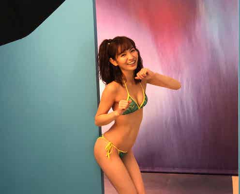 可愛すぎる売り子・ほのか、水着姿で美ボディ発揮