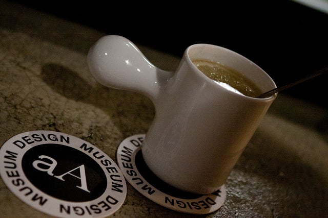 ユニークなデザインのマグカップ／aA Design Museum, Hongdae, Seoul, South Korea by Jirka Matousek